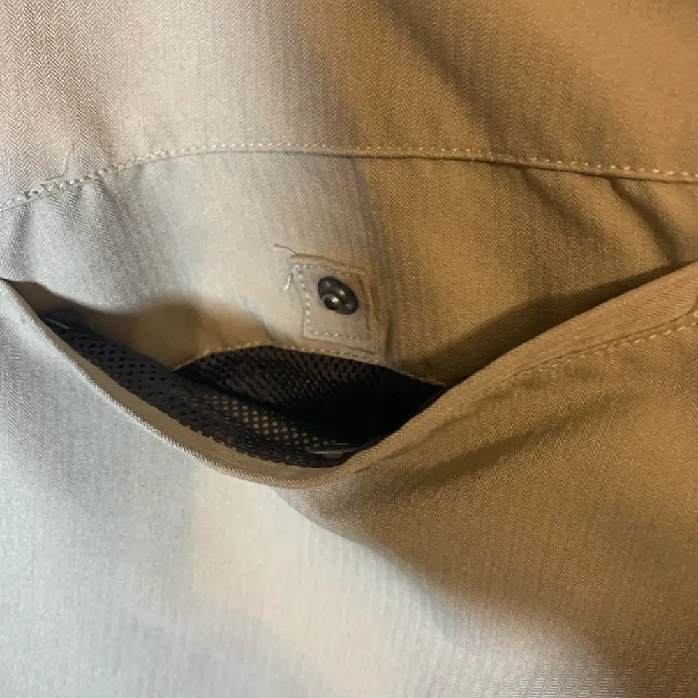 The North Face Khaki Shorts Size 36‎